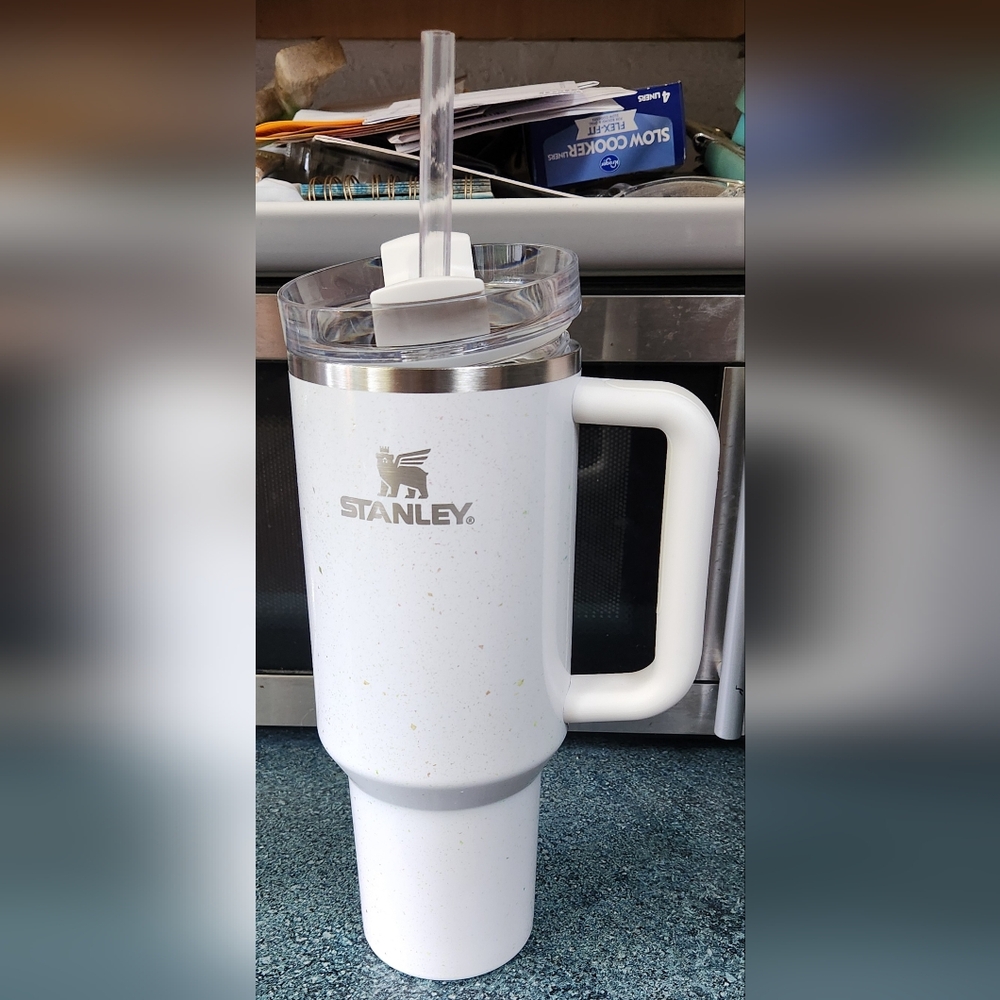 Stanley White Tumbler with Straw 40oz